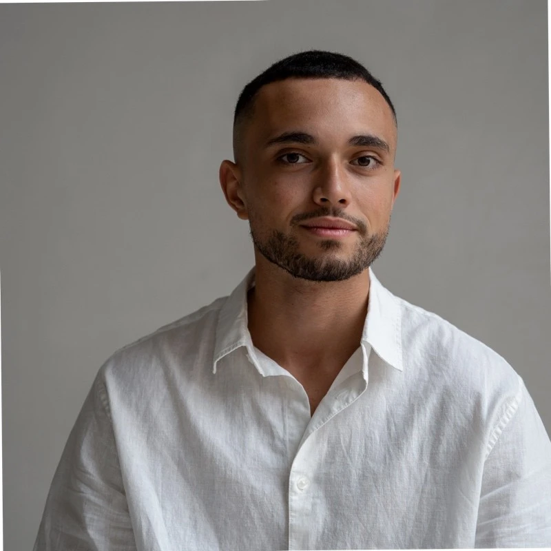 Atif Nahari - Award-winning E-Commerce Coach and Business Growth Specialist